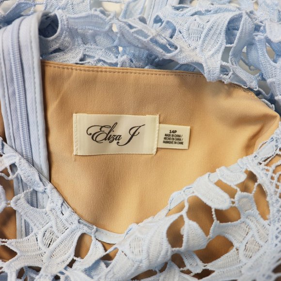 NEW Eliza J Open Lace Midi Dress in Light Blue - Picture 4 of 6